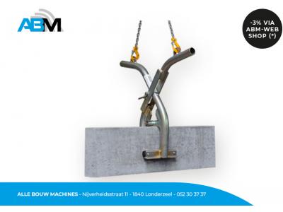 Boordsteentang BZ600 met boordsteen van Bomaco bij Alle Bouw Machines (ABM).