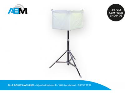 Elektrische LED lichtballon Hexaspace op statief van Powermoon bij Alle Bouw Machines (ABM). Elektrische LED lichtballon Hexaspace op statief van Powermoon bij Alle Bouw Machines (ABM).