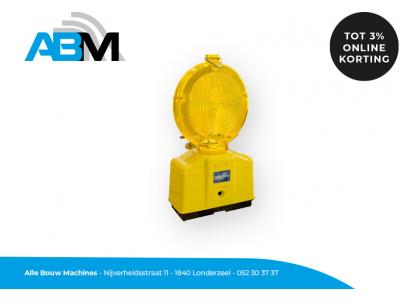 Knipperlicht met gele lens van Colorline bij Alle Bouw Machines (ABM).
