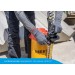 Pompen met de stalen druksproeier Ferrox Plus 10 liter van Mesto bij Alle Bouw Machines (ABM).