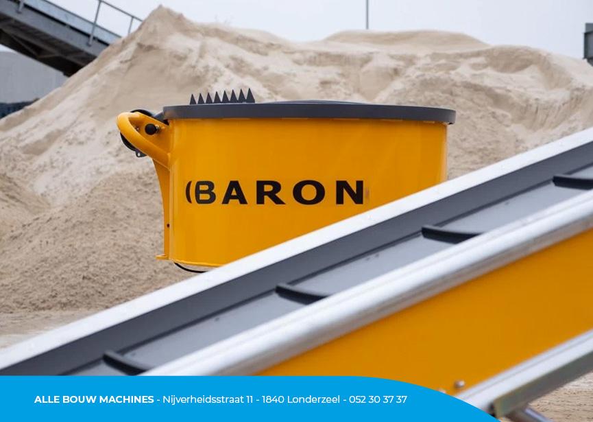 Elektrische dwangmenger F120 van Baron bij Alle Bouw Machines (ABM) staat bij een transportband.