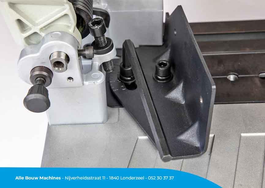 Steenzaagmachine EST350.2 van Eibenstock bij Alle Bouw Machines (ABM) in detail.