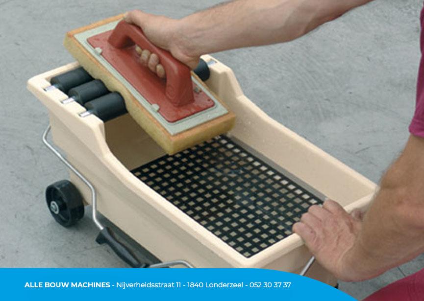 Sponskuisbak Pulirapid met Sweepex handspons van Raimondi bij Alle Bouw Machines (ABM).