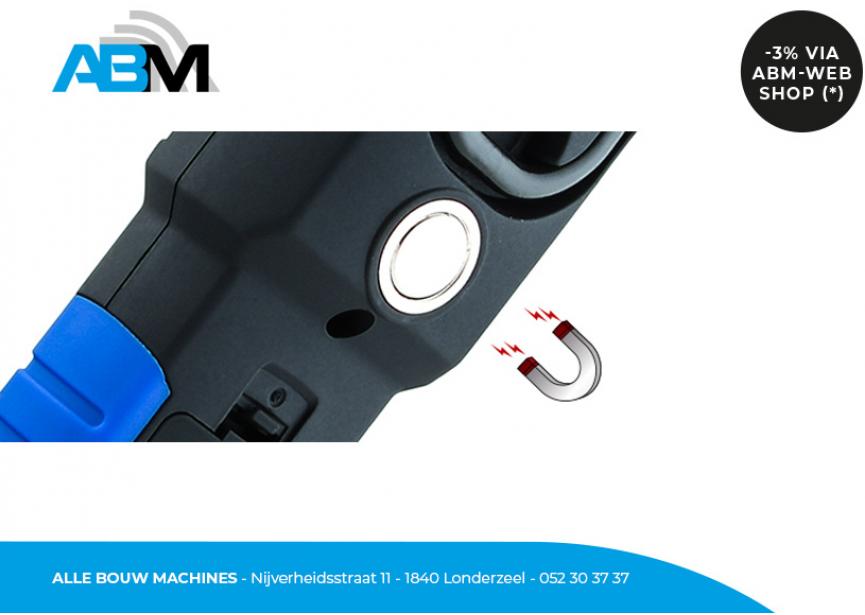 Magnetische achterkant van de zaklamp LED Duo Grip van Lumx bij Alle Bouw Machines (ABM).