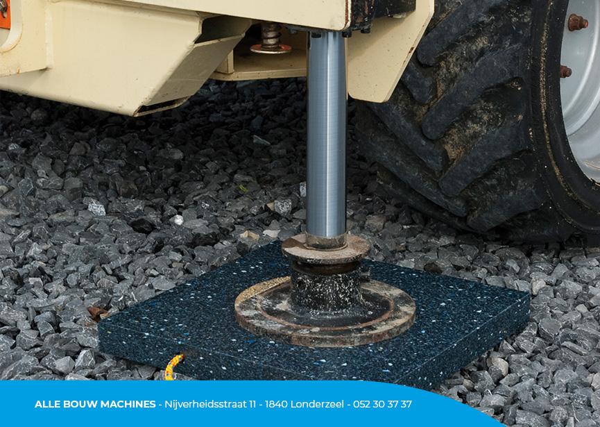 Plaque de calage de TotalSource chez Alle Bouw Machines (ABM) est utilisée pour supporter le poids d’une machine et protéger le sol.