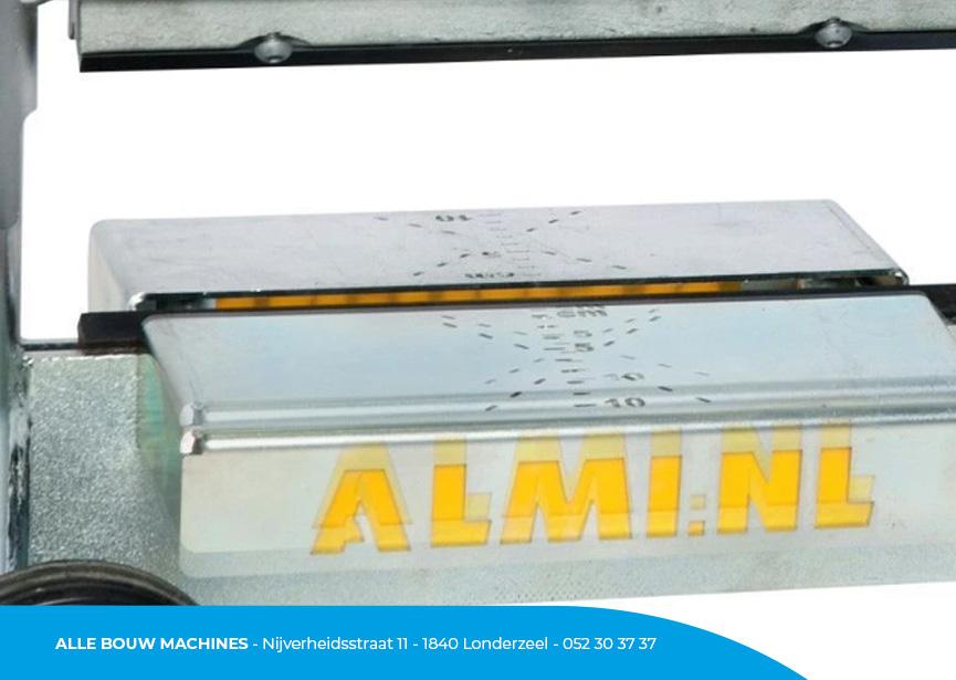 Detail van de steenknipper AL33 van Almi bij Alle Bouw Machines (ABM).